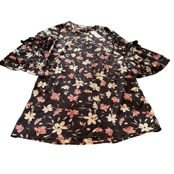 Molly Bracken NWT Floral Dress Cream/ Pink Accents-Bell Sleeves-Size Medium - Picture 5 of 11